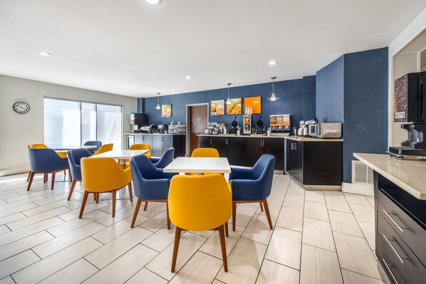 Free daily buffet breakfast