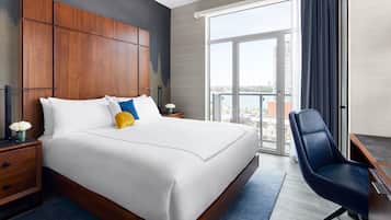 Suite (Gansevoort) | Lakens van Egyptisch katoen, luxe beddengoed, een minibar