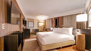 Suite Royal | Premium-sengetøj, minibar, pengeskab på værelset, mørklægningsgardiner
