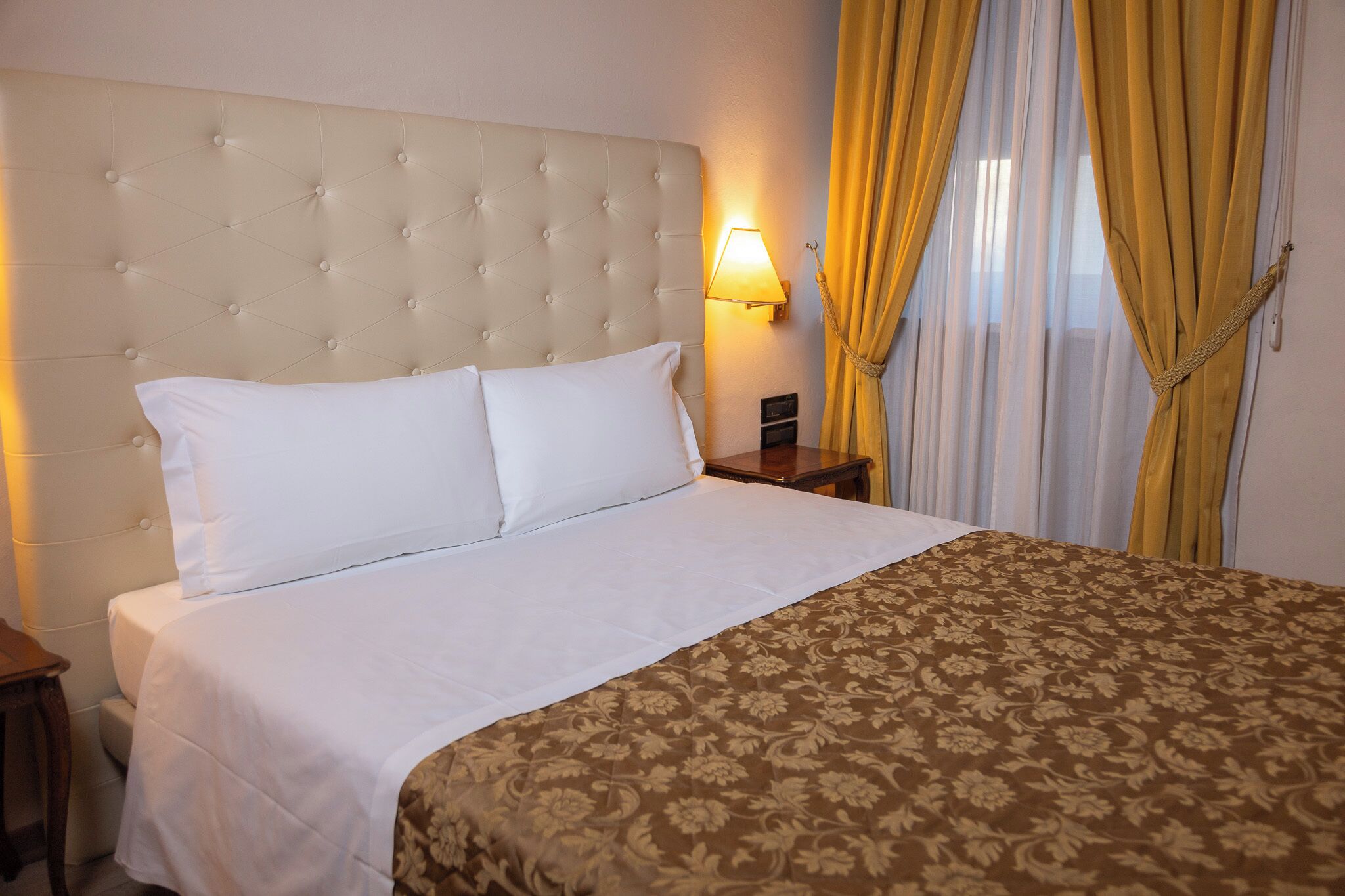 Double Room Single Use | Down comforters, minibar, in-room safe, individually furnished