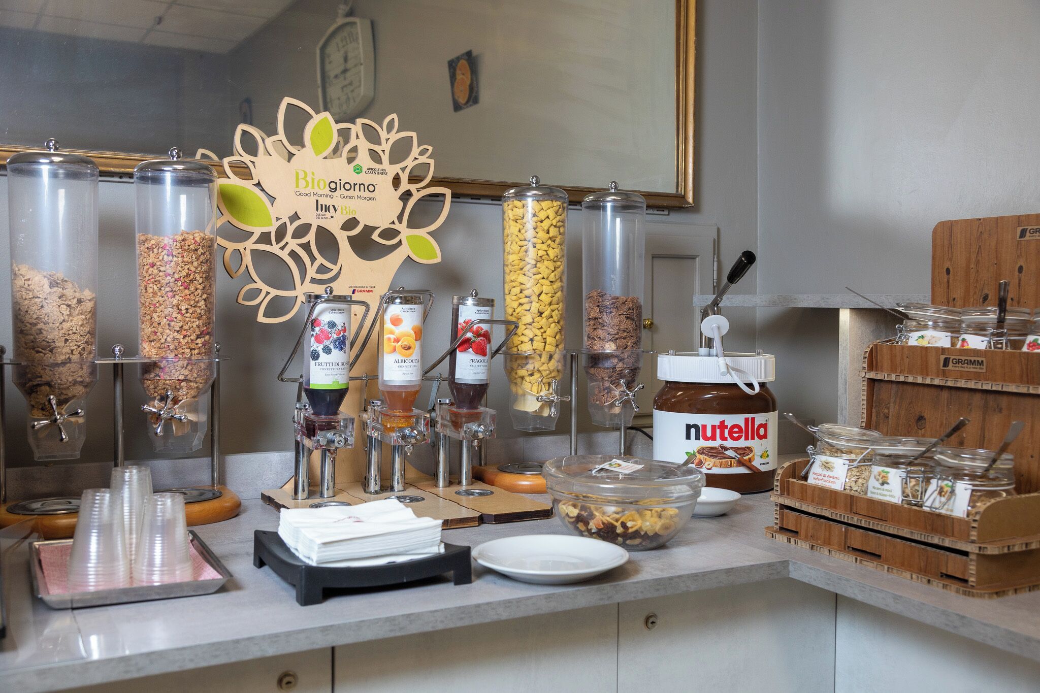 Tägliches Frühstücksbuffet (8 EUR pro Person)