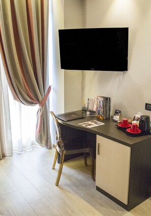 Junior Suite | Down comforters, minibar, in-room safe, individually furnished