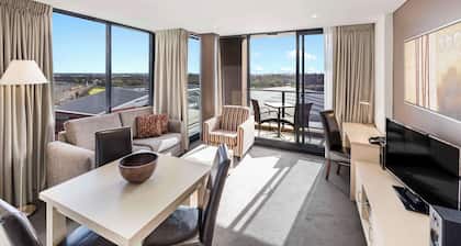 Oaks Adelaide Horizons Suites