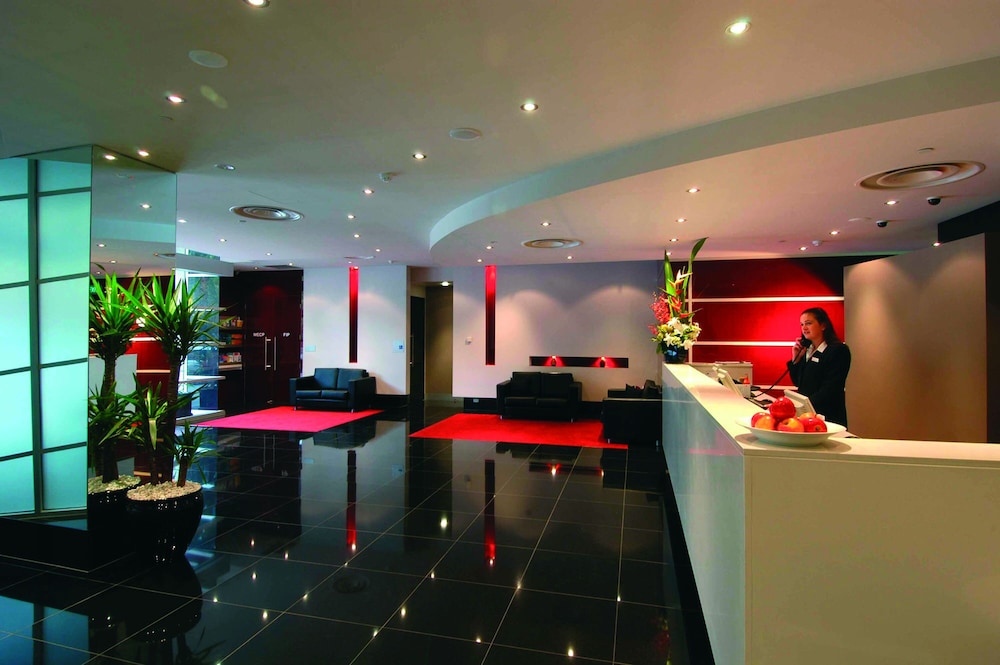 Oaks Adelaide Horizons Suites by null