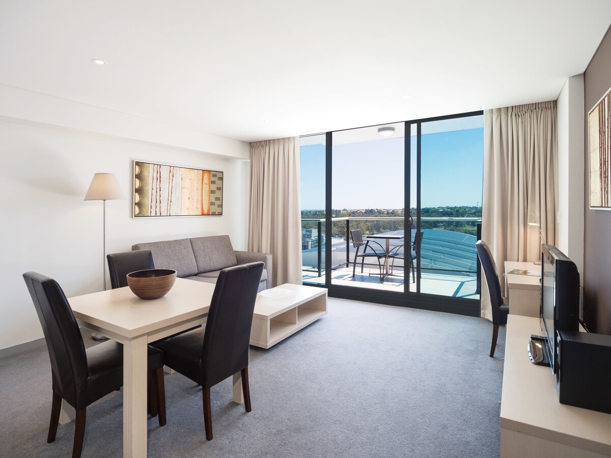 Oaks Adelaide Horizons Suites