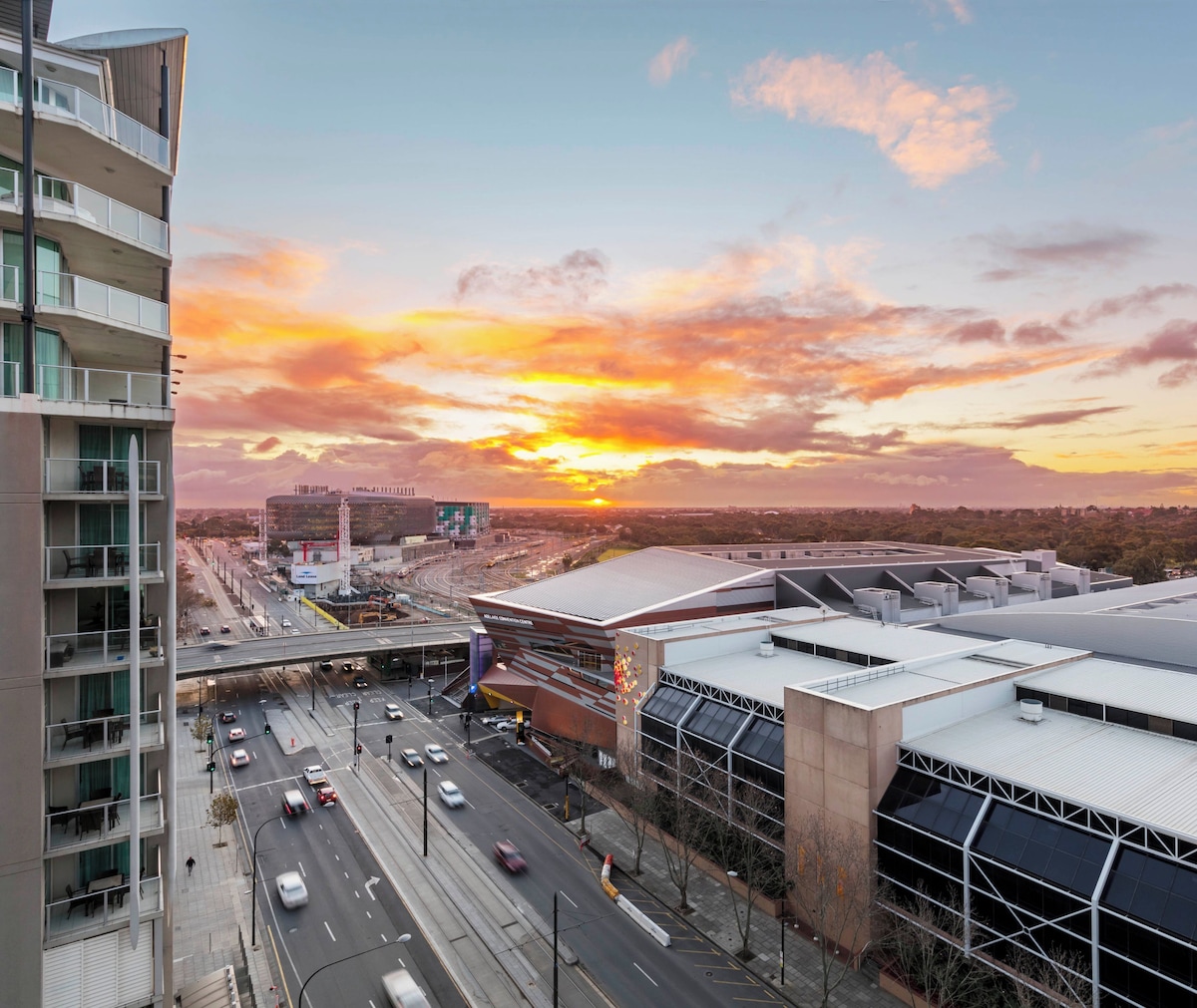 Oaks Adelaide Horizons Suites