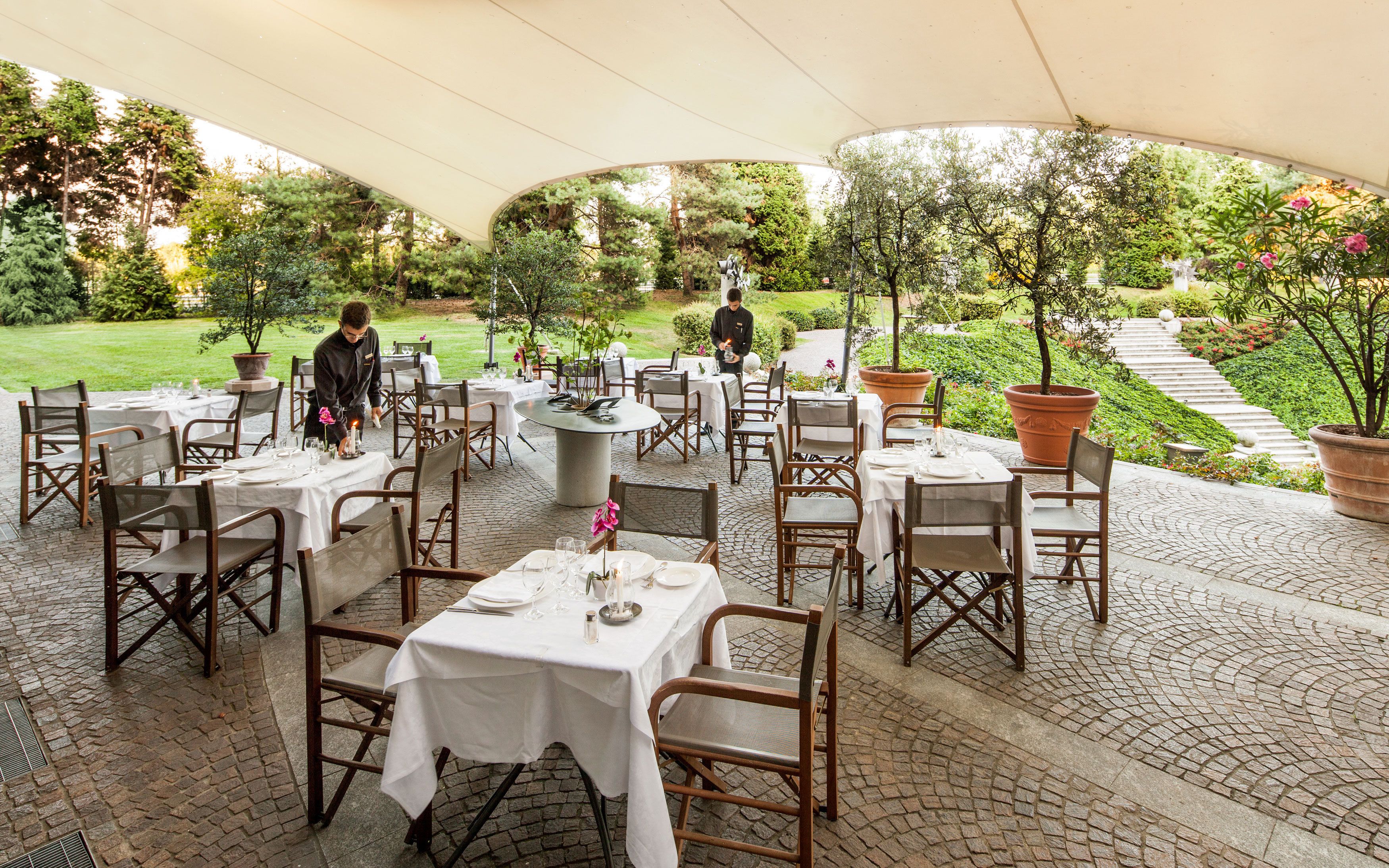 breakfast, lunch, dinner served; garden views