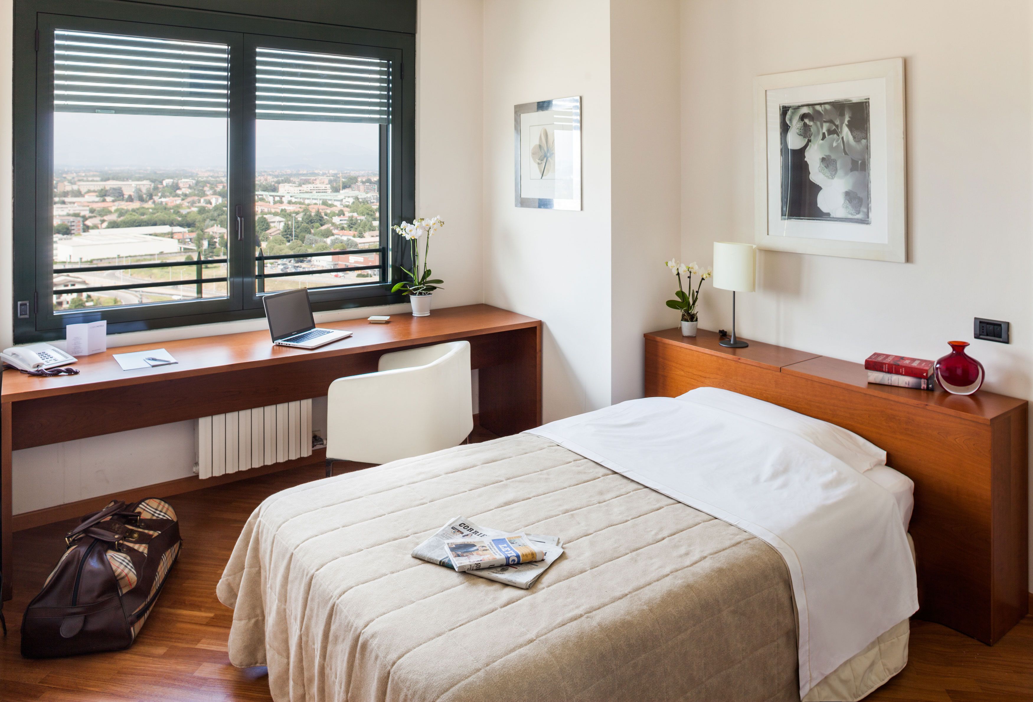 Doppia uso singolo | Minibar, una cassaforte in camera, una scrivania, postazione laptop