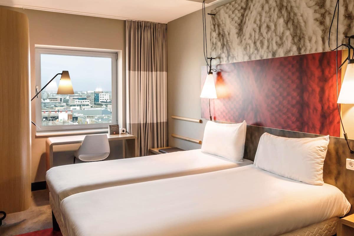 In-room safe, desk, soundproofing, iron/ironing board