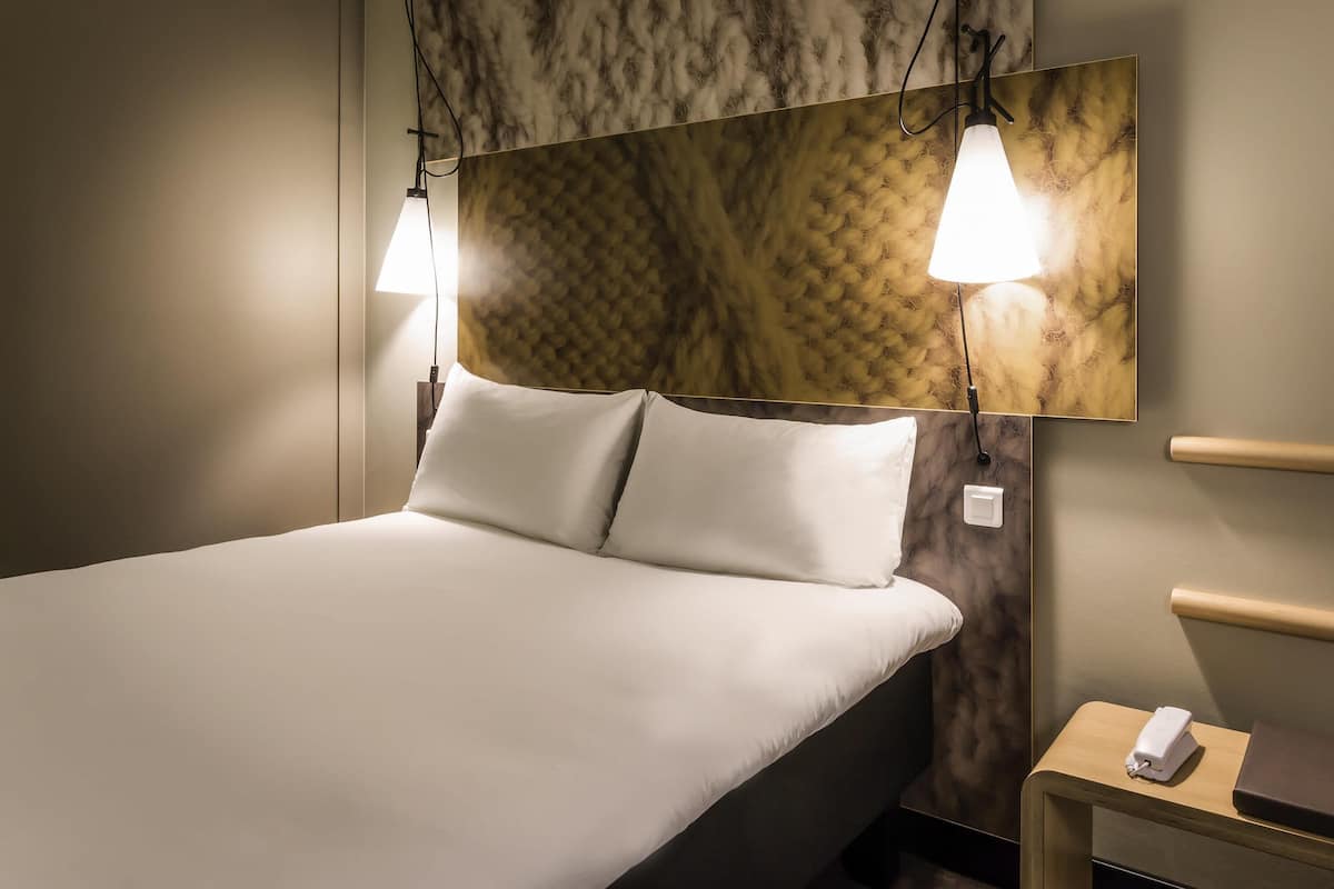 Phòng (For one or two people) | Két bảo mật tại phòng, bàn, phòng cách âm, bàn ủi/dụng cụ ủi quần áo