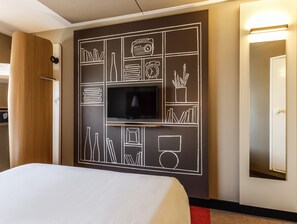 Habitació doble, 1 llit doble | Caixa forta a l'habitació, escriptori i habitacions insonoritzades 
