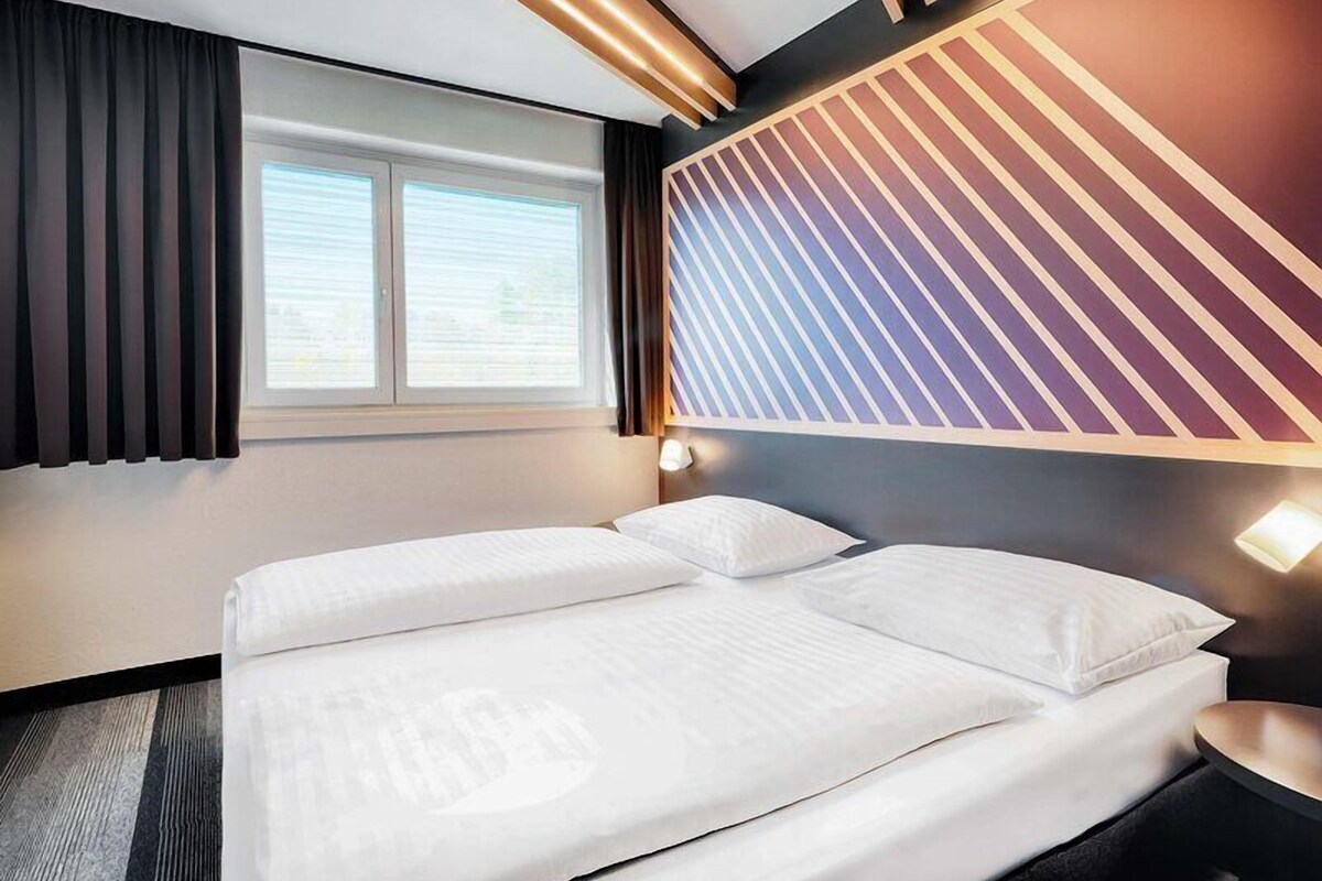 Premium Double Room | Meja, langsir/tirai gelap terus, kalis bunyi, Wi-fi percuma 