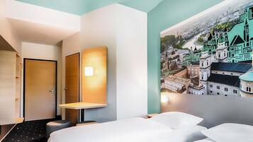 Habitación con 2 camas individuales | Escritorio, cortinas opacas, sistema de insonorización y wifi gratis