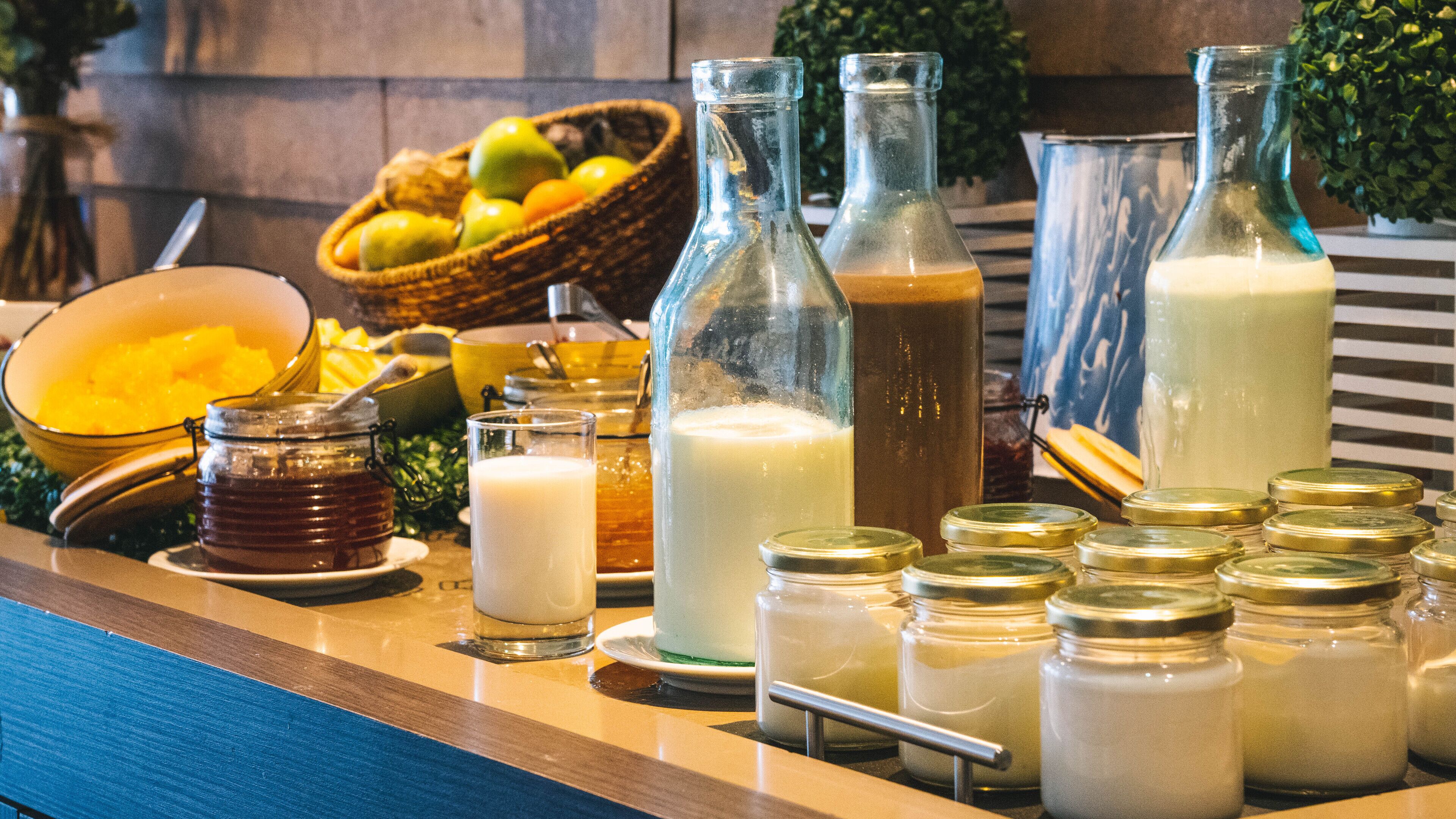 daily buffet breakfast (clp 14200 per person)