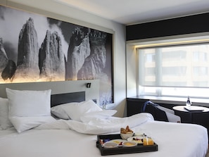 Biancheria da letto di alta qualità, materassi a doppio strato, minibar