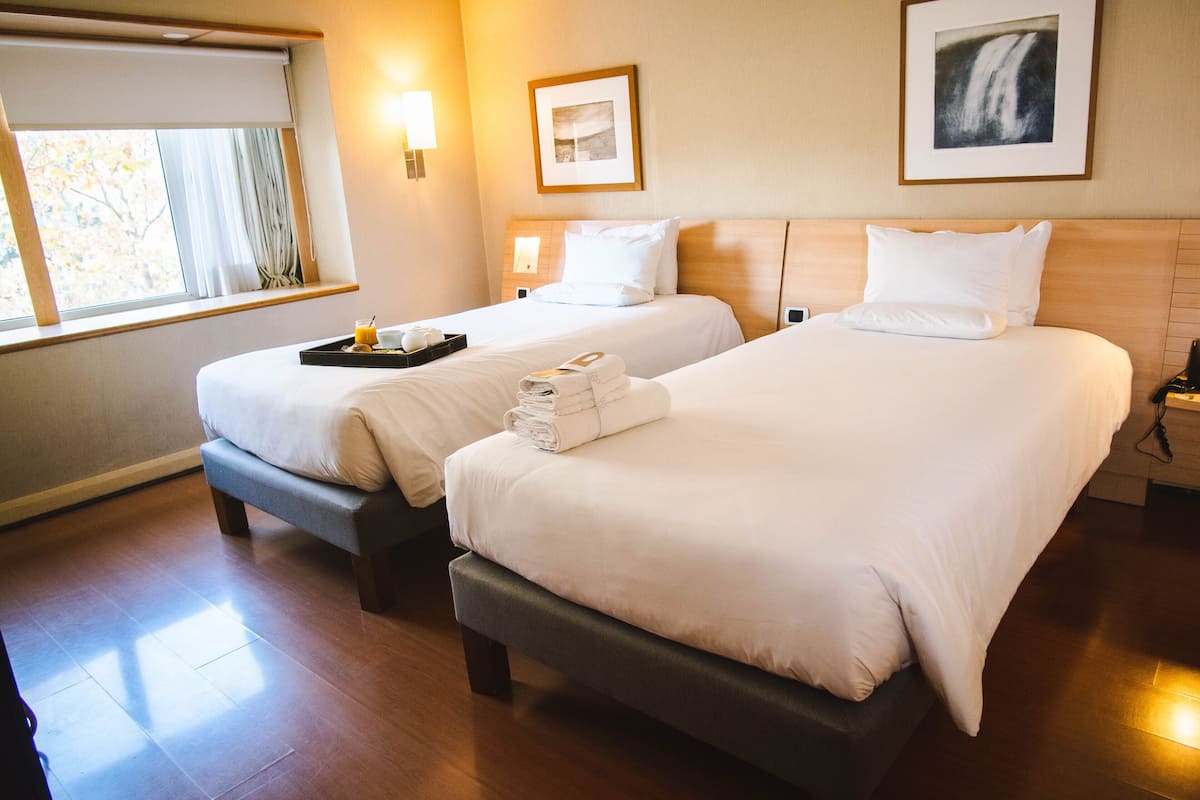 Standard Twin Room, 2 Single Beds | Premium bedding, pillow-top beds, minibar, in-room safe