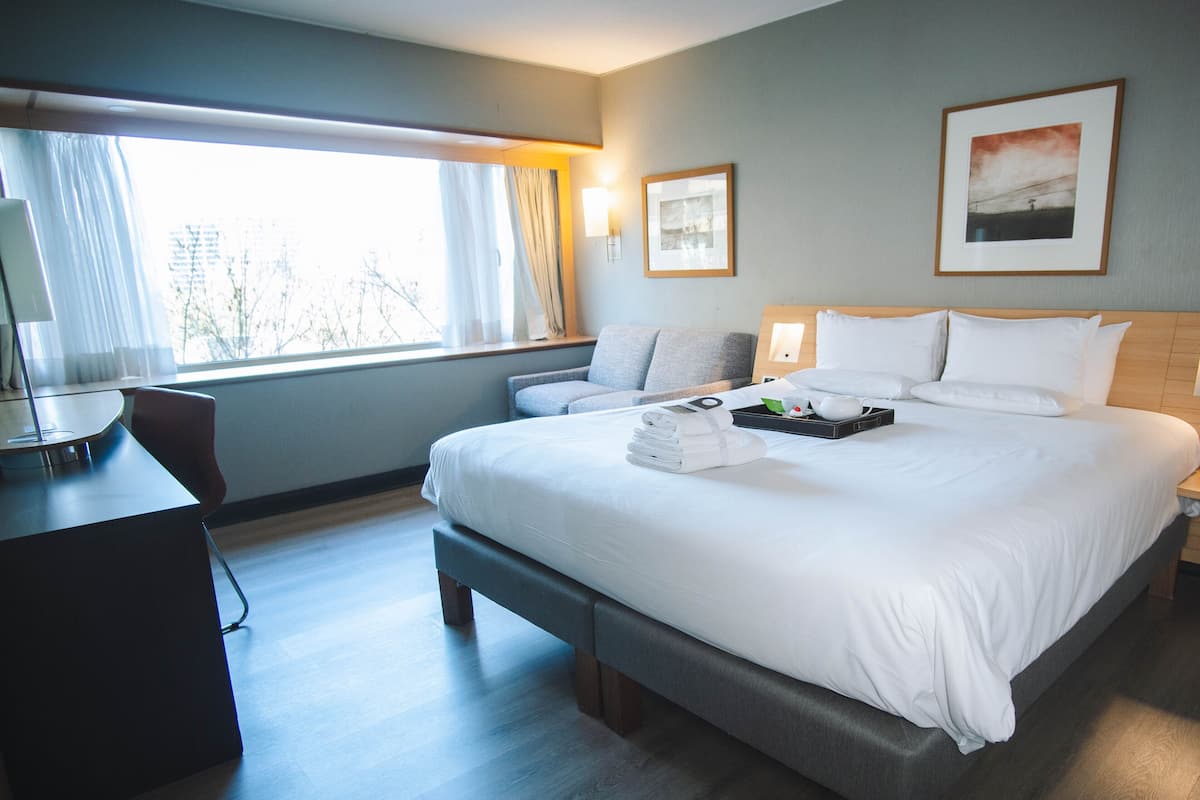 Standard Room, 1 Queen Bed with Sofa bed | Premium bedding, pillow-top beds, minibar, in-room safe
