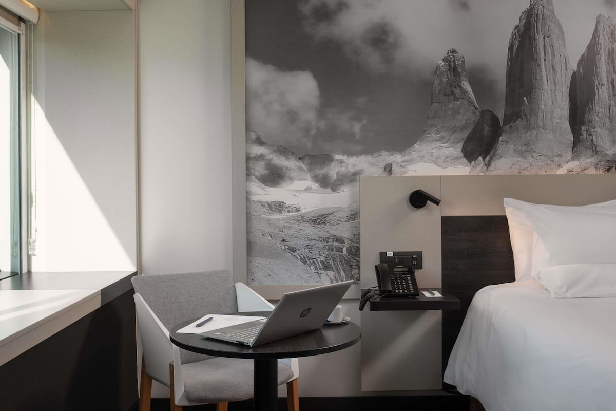 Chambre Exécutive, 1 grand lit | Literie de qualité supérieure, surmatelas, minibar
