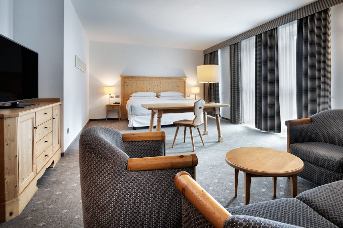 Suite, 1 King Bed | Living room | LCD TV, pay movies