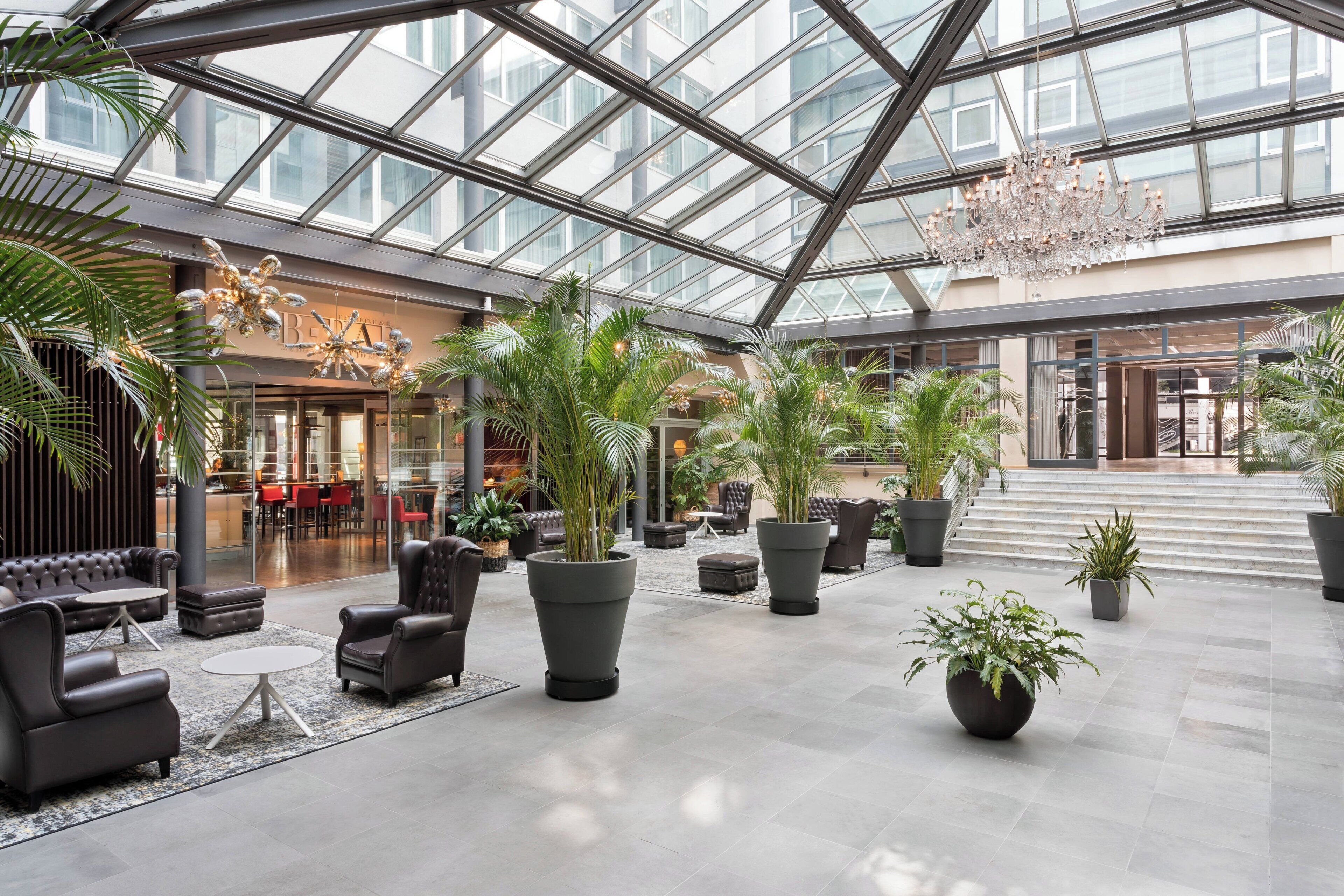 Lobby lounge