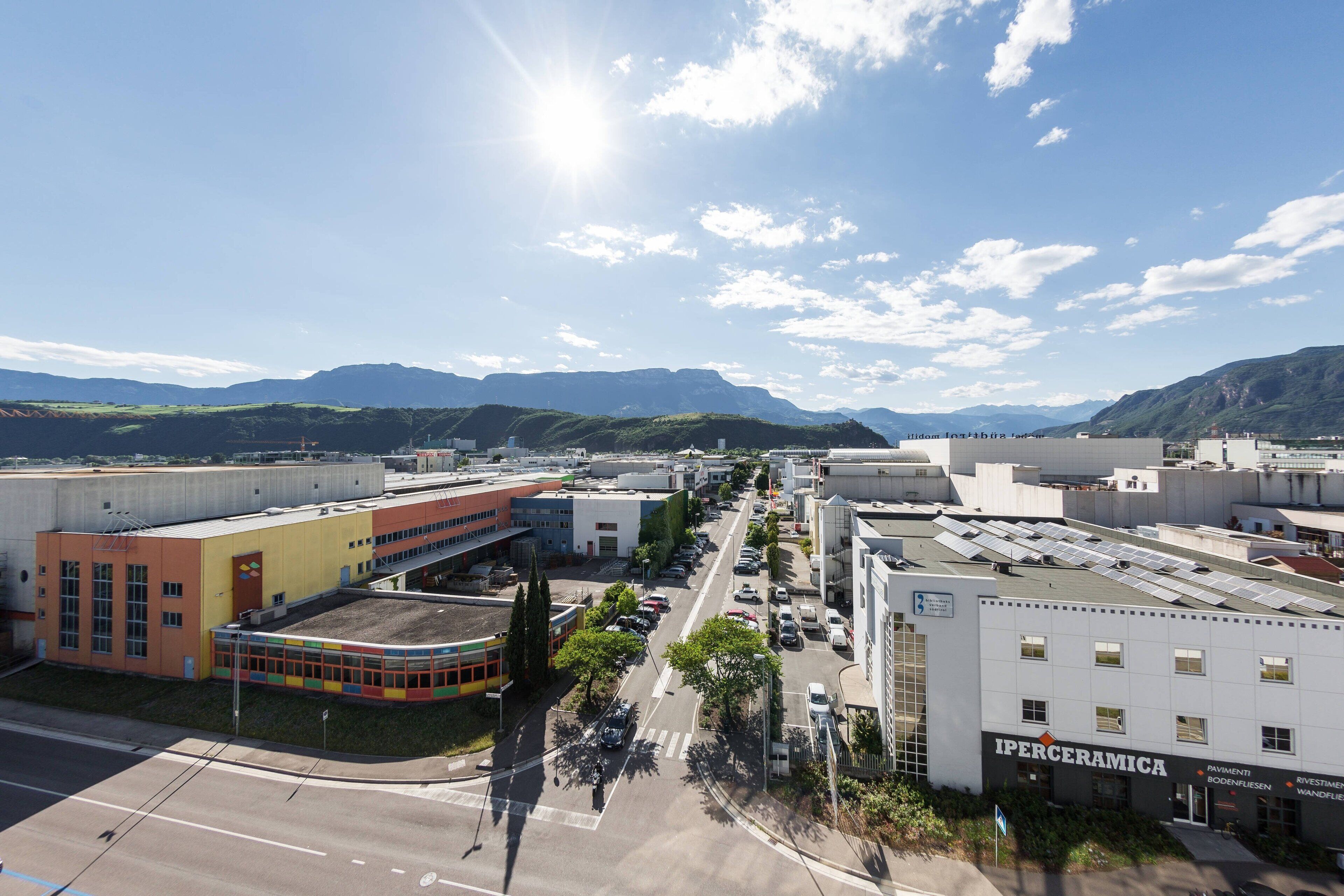 hypo-allergenic bedding, minibar, in-room safe, desk