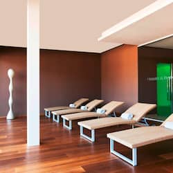 Sauna, bilik wap, mandi tangas / hammam, rawatan badan, lulur badan
