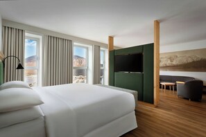 Suite, 1 King Bed | Hypo-allergenic bedding available, minibar, in-room safe, desk - Four Points by Sheraton Bolzano (Bolzano)