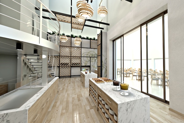 Petit déjeuner, déjeuner et dîner servis sur place, vue sur la mer