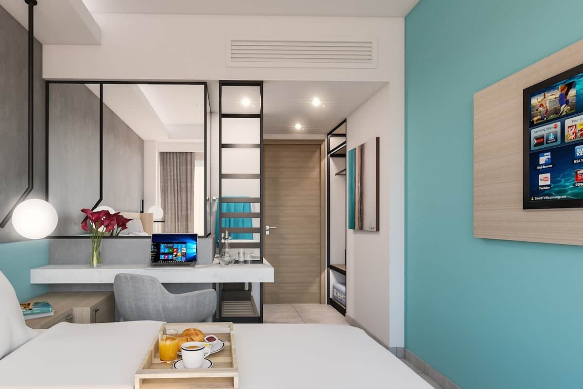 Minibar, in-room safe, desk, laptop workspace