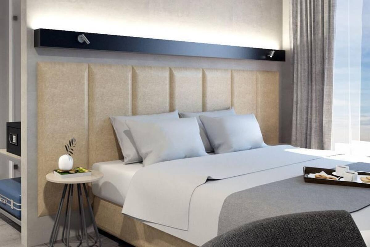 Quadruple Side Sea View | Minibar, in-room safe, desk, laptop workspace