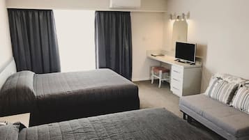 Standard Twin Room | Desk, soundproofing, iron/ironing board, free WiFi