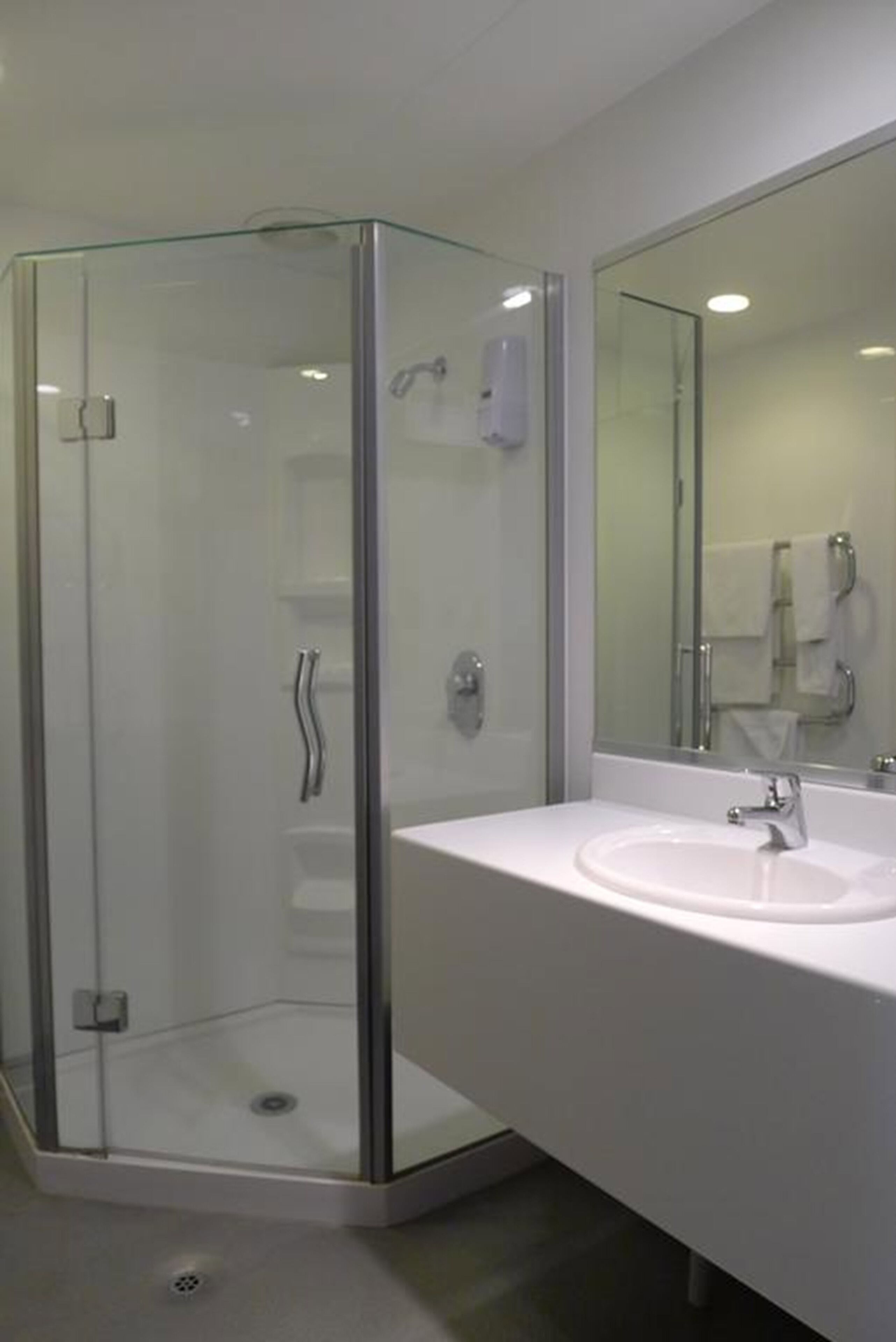 Superior Twin Room | Bathroom