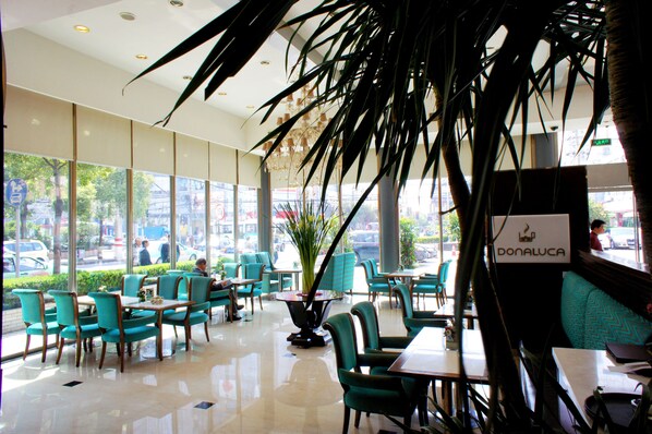 4 restaurants servant le déjeuner