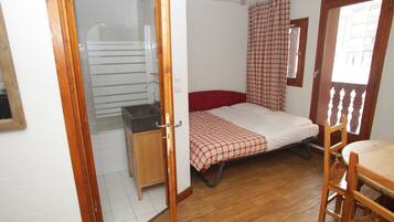 Soundproofing, cots/infant beds, bed sheets