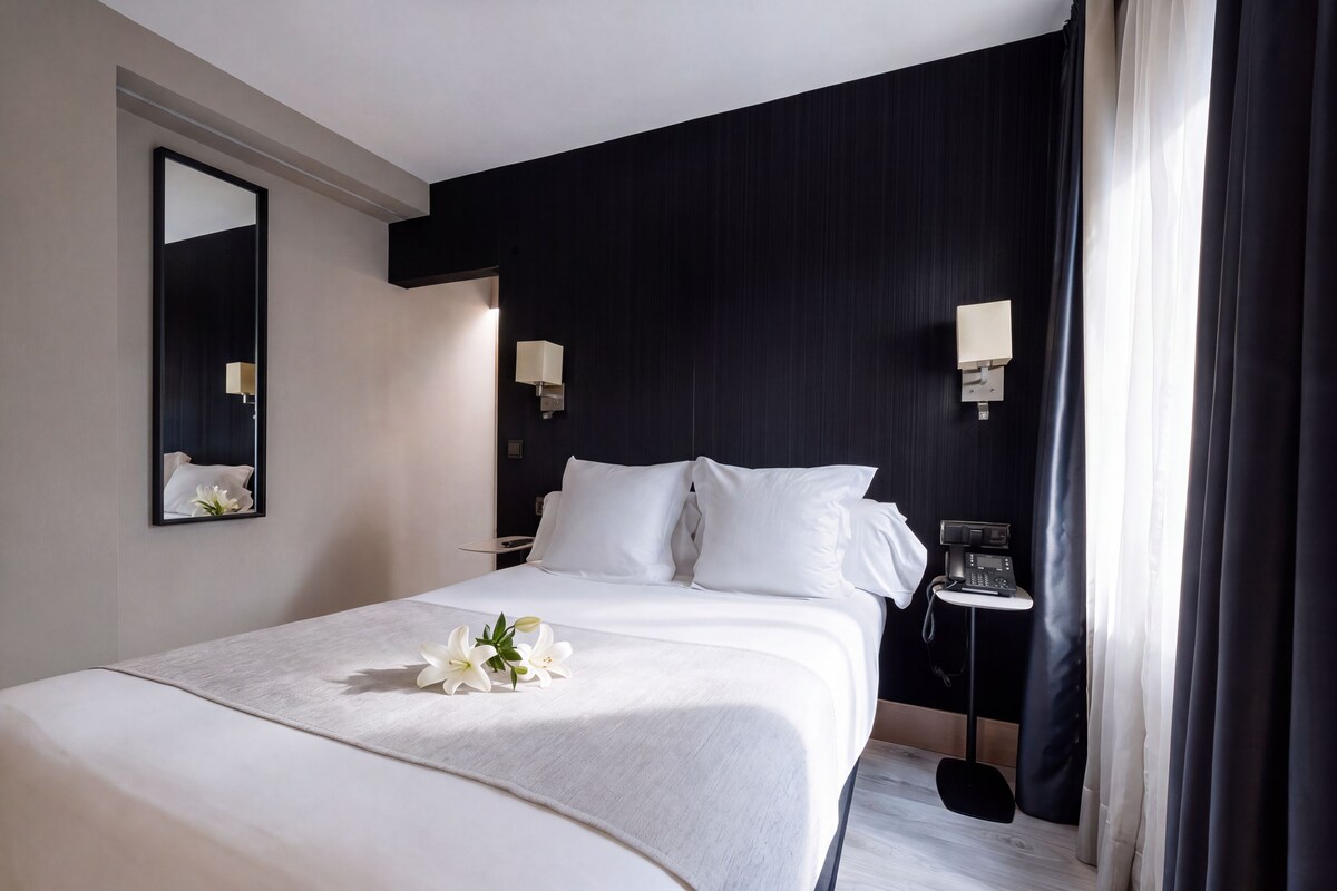 Basic Single Room | Premium bedding, minibar, in-room safe, desk