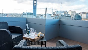 1 bedroom, premium bedding, minibar, in-room safe