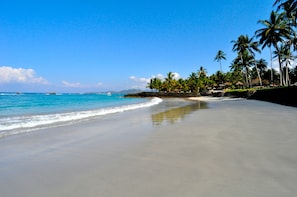 Beach nearby, white sand, scuba diving, sailing - Candi Beach Resort and Spa (Manggis)