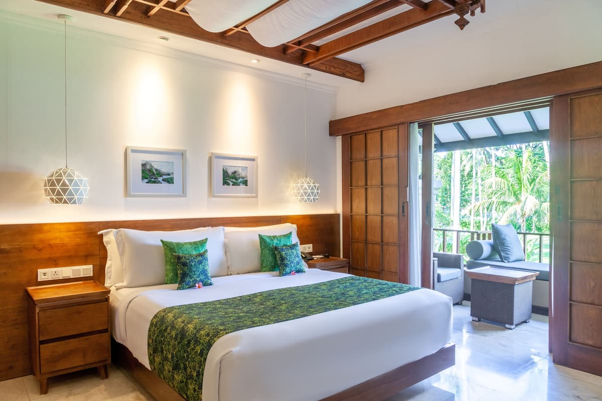 deluxe ocean room | 1 bedroom, minibar, in-room safe, desk