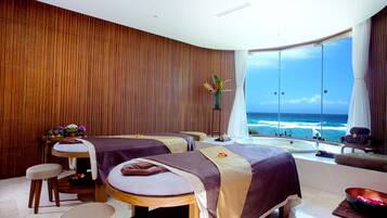 Couples treatment rooms, hot tub, body treatments, aromatherapy