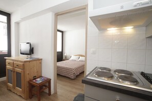 1 bedroom, cribs/infant beds, WiFi