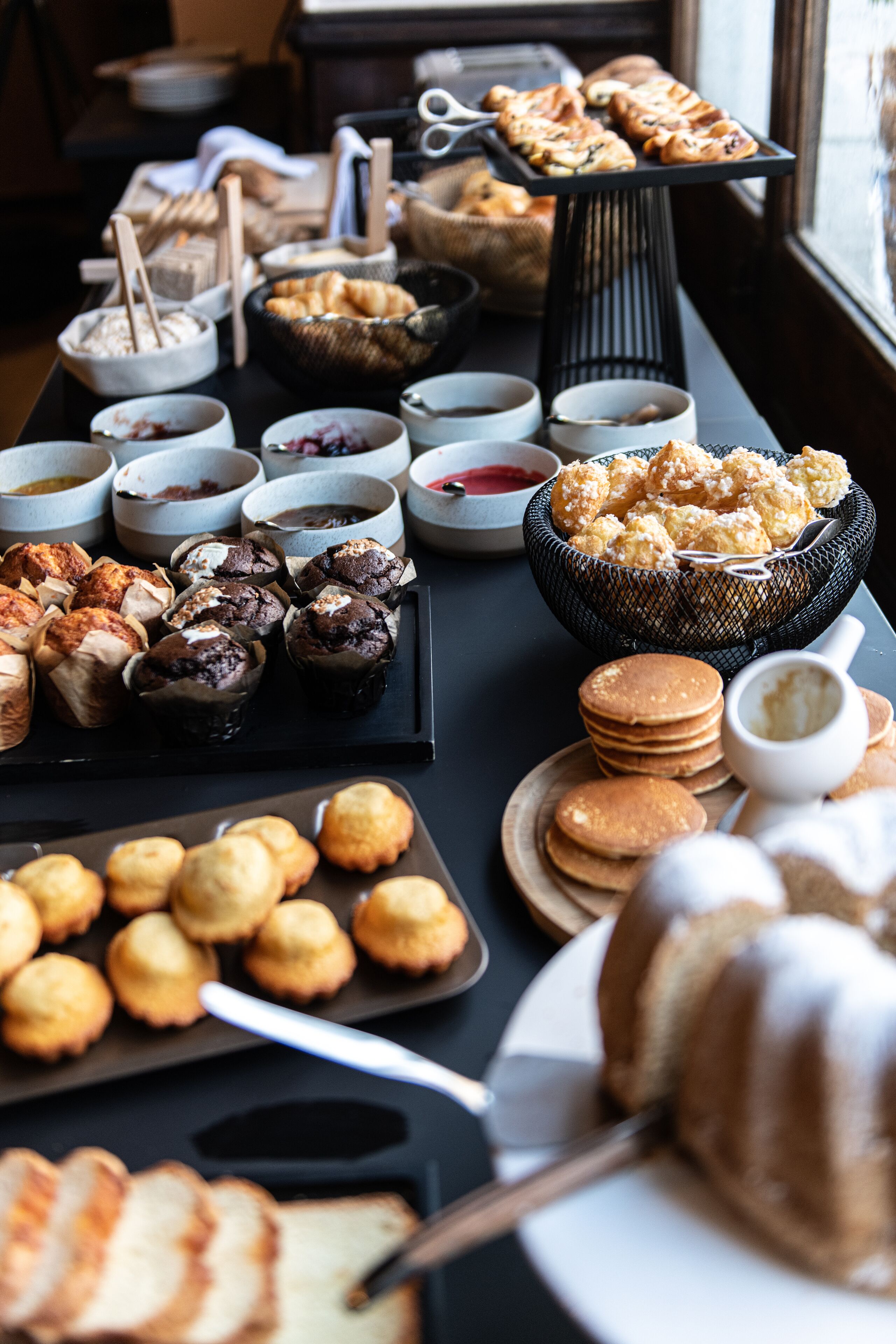 daily buffet breakfast (eur 25 per person)