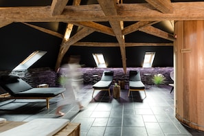 Body treatments, massages on the beach, body wraps, body scrubs, facials