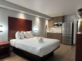 Suite, 1 King Bed, Non Smoking, Kitchenette | Egyptian cotton sheets, premium bedding, down comforters, pillowtop beds