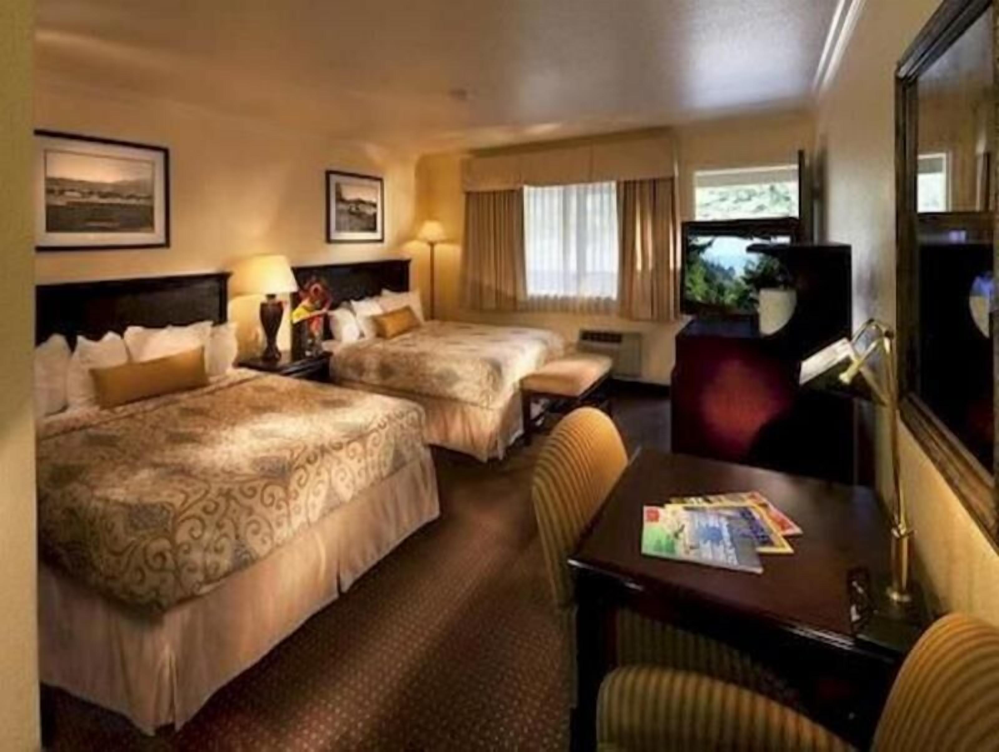 In-room safe, desk, laptop workspace, blackout drapes