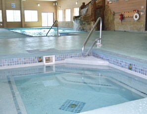 Indoor pool, sun loungers