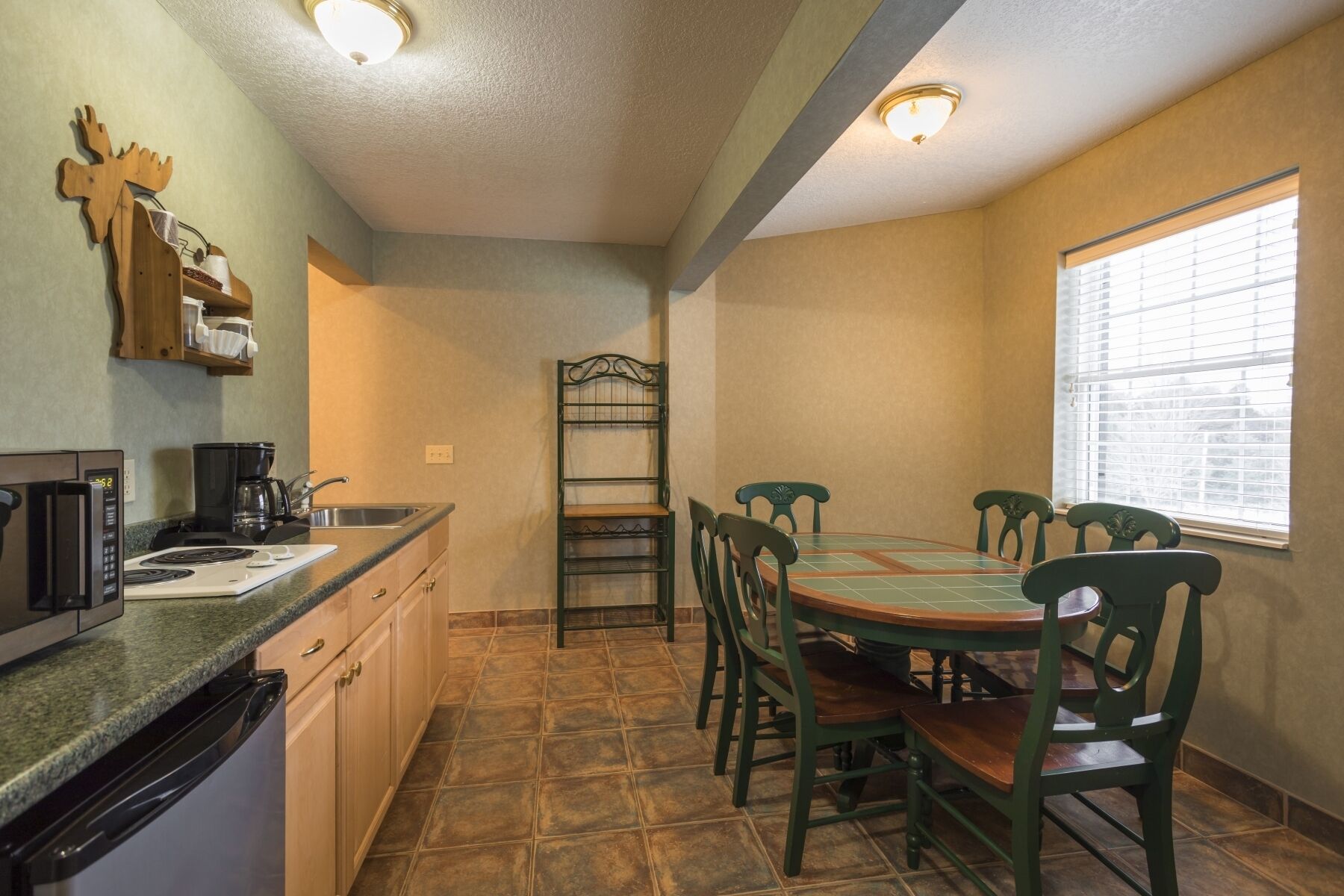 suite, 2 bedrooms, river view | free wifi, bed sheets