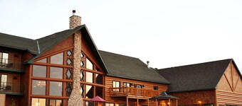  Crooked River Lodge