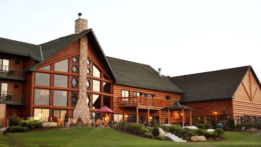 Crooked River Lodge