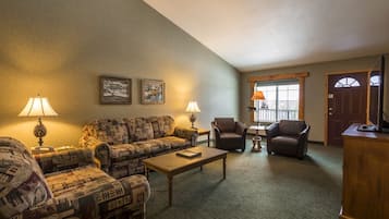 Suite, 2 Bedrooms, River View | Living area