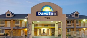 Days Inn by Wyndham Marietta White Water
